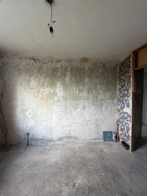 Ціну знижено !! В Продажу 3 к к на Колодязній під ремонт