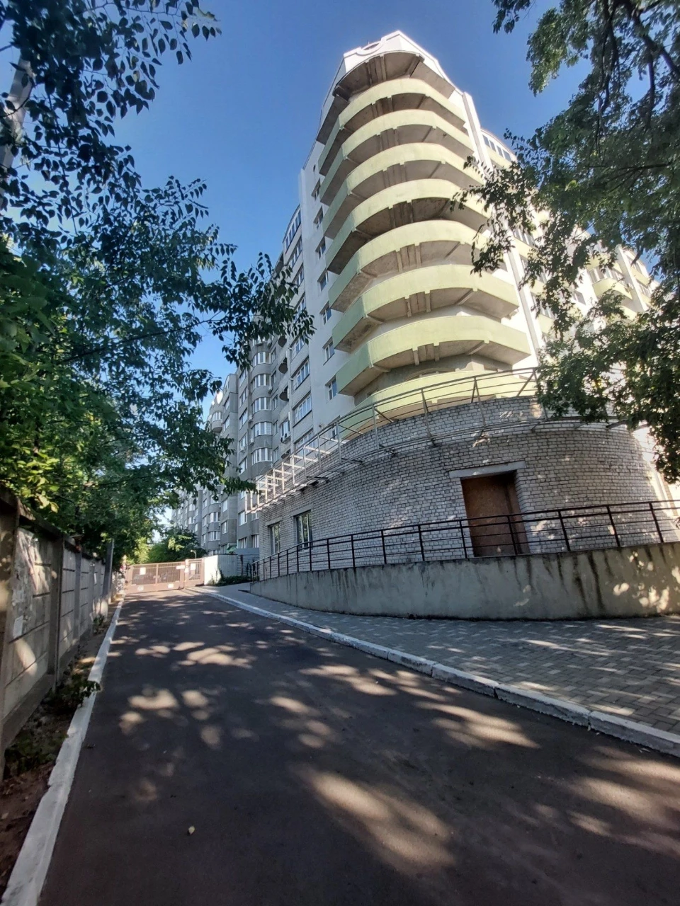 Продаж 3 кімнатна  квартира  новобудова вулиця Садова