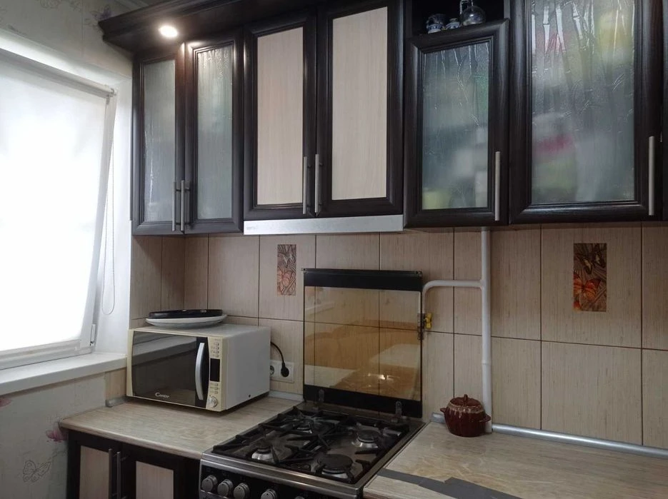 Продам 3х к.кв 7/9 эт. 60 м.кв Евроремонт с мебелью и техник