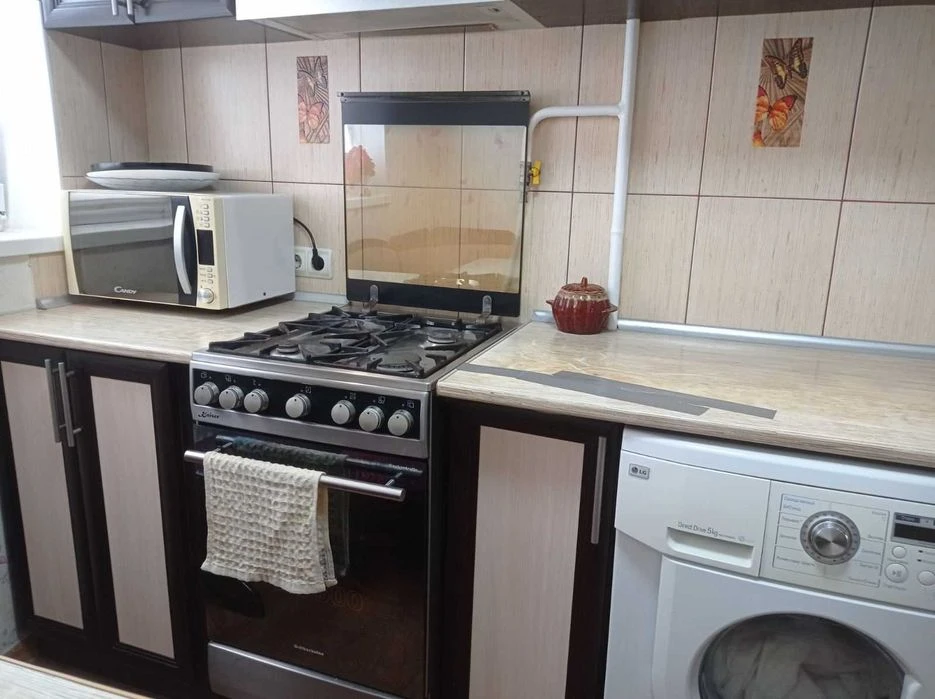 Продам 3х к.кв 7/9 эт. 60 м.кв Евроремонт с мебелью и техник