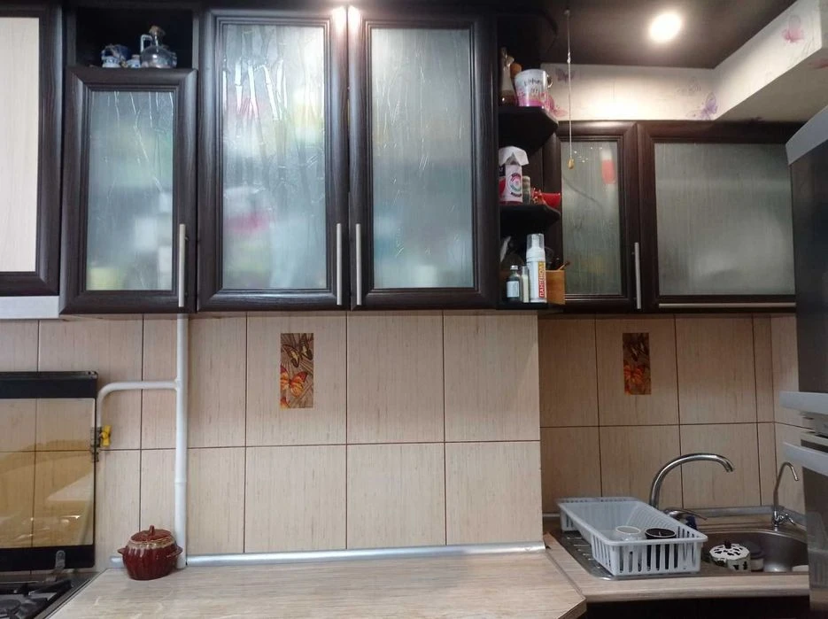 Продам 3х к.кв 7/9 эт. 60 м.кв Евроремонт с мебелью и техник