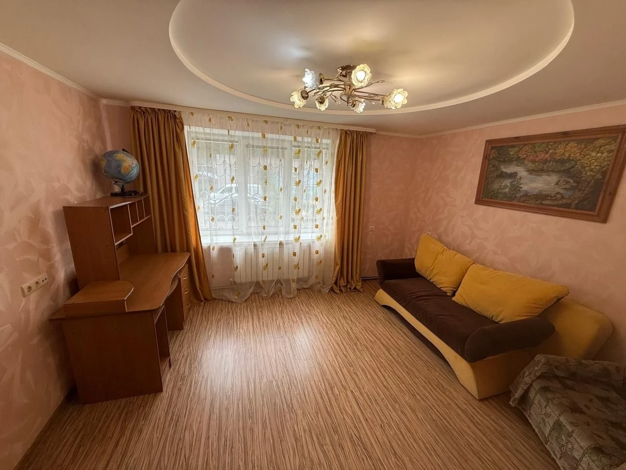 Продам отличную 3х комнатную квартиру в центре. Ул. Шоссейна