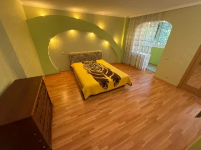 Продам отличную 3х комнатную квартиру в центре. Ул. Шоссейна