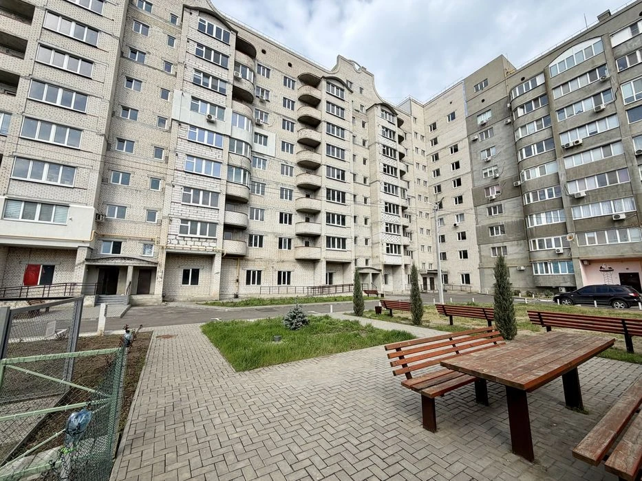 Продаж  квартири у Центрі міста в новому домі, вул. Садова
