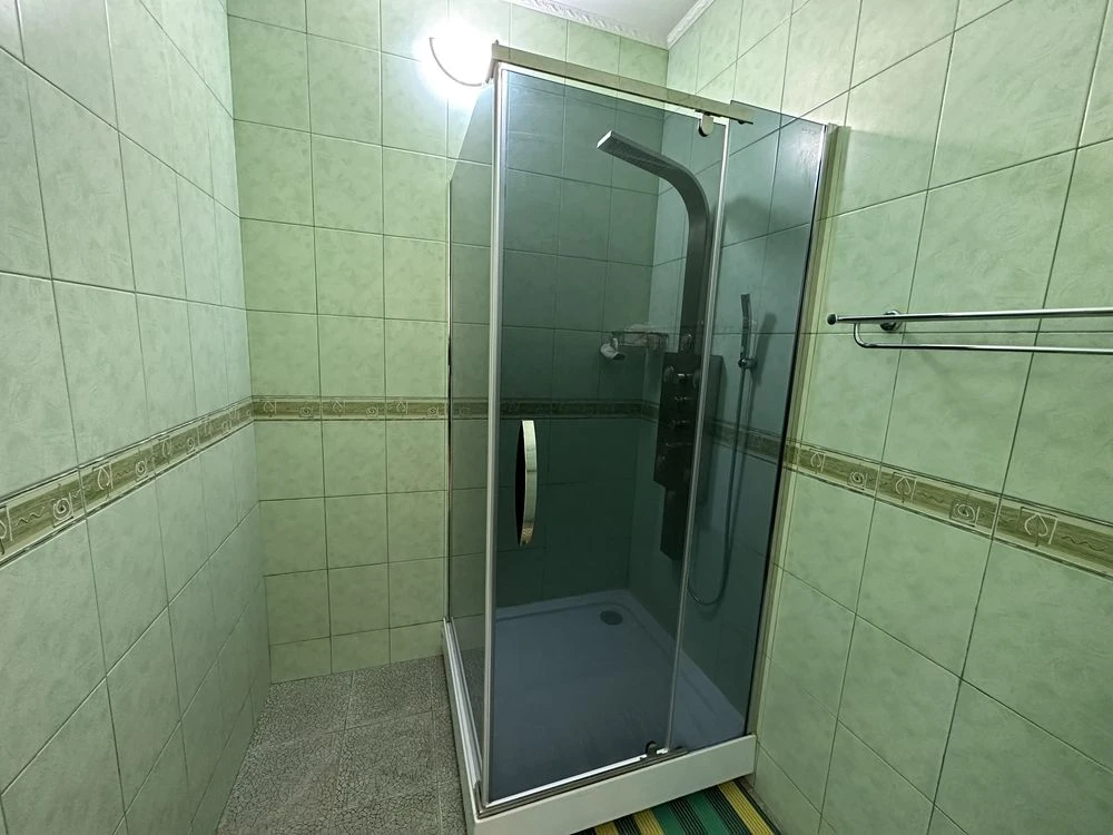 Два уровня в коттедже на Садовой с гаражом