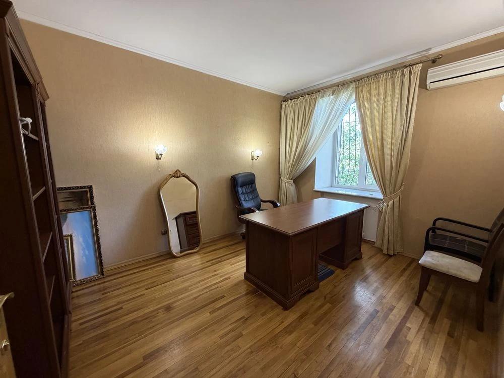Продаю  4-кк ул 200м2, автономка, закрытый дом, гараж ул Наб
