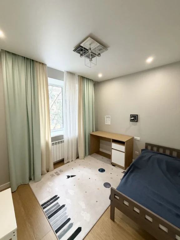 Трьохкімнатна квартира з ремонтом