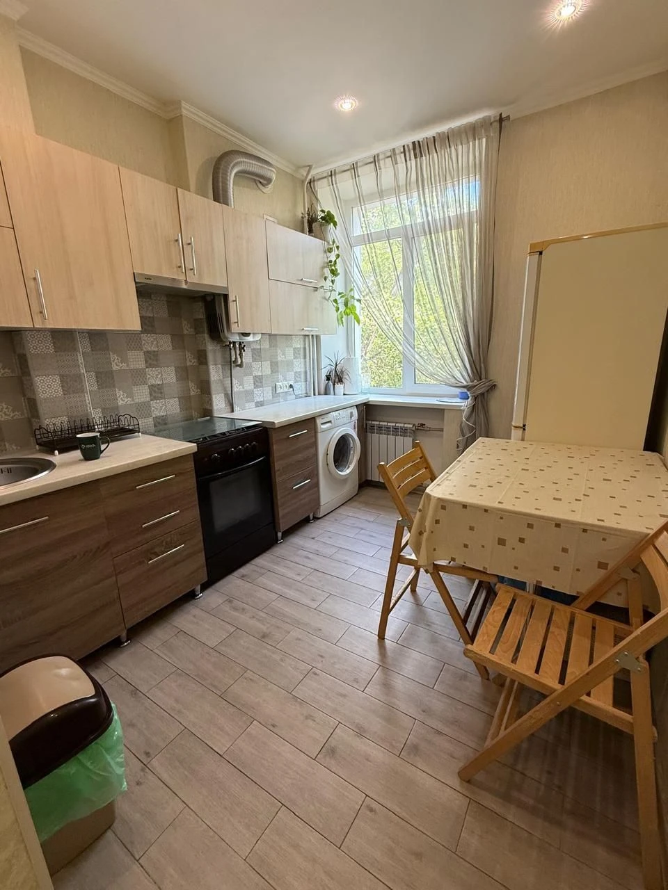 Продаю 2х комнатную квартиру в Центре. Улица Декабристов.
