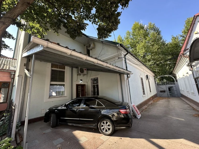 Шикарная квартира на земле в центре г Николаев 150м2