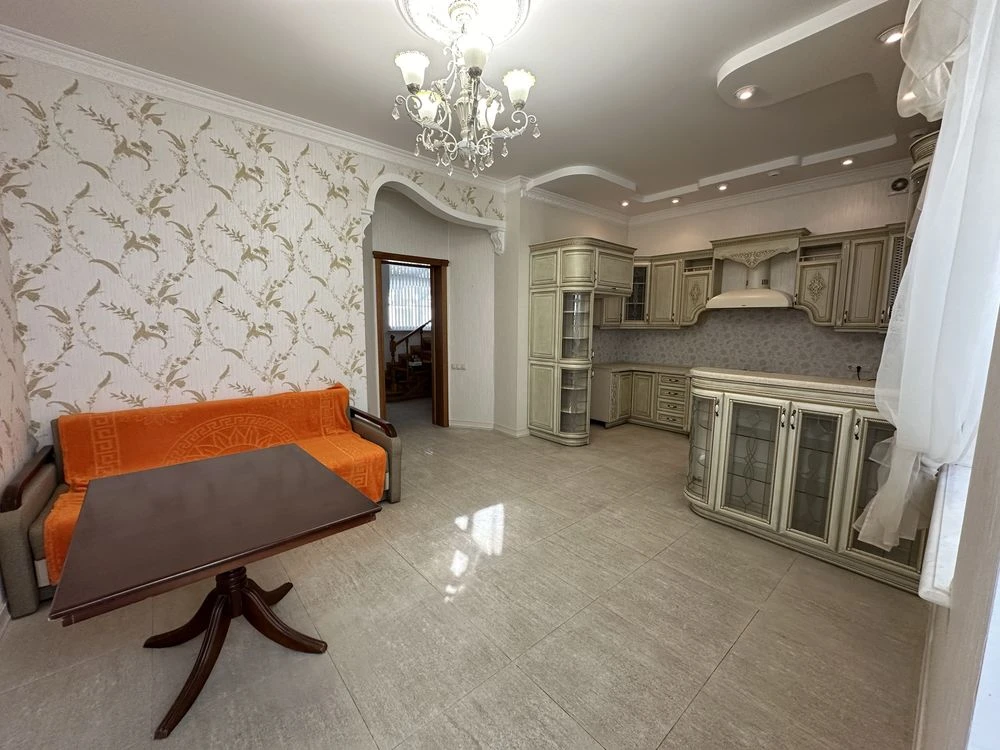 Шикарная квартира на земле в центре г Николаев 150м2