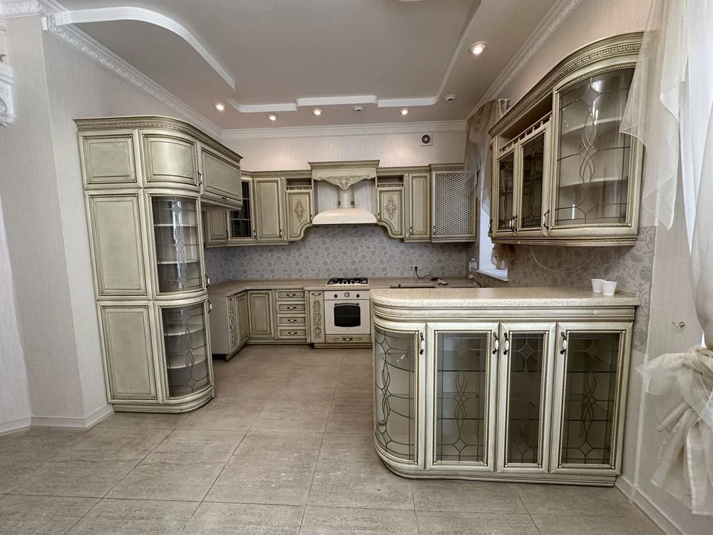 Шикарная квартира на земле в центре г Николаев 150м2