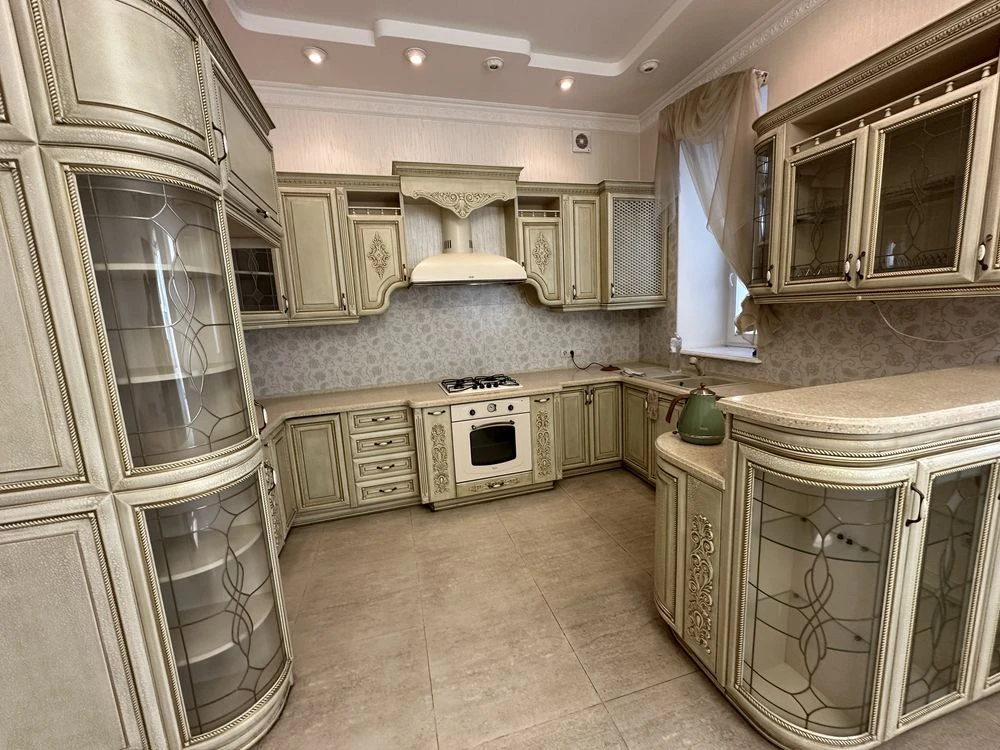 Шикарная квартира на земле в центре г Николаев 150м2