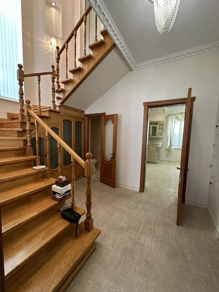 Шикарная квартира на земле в центре г Николаев 150м2