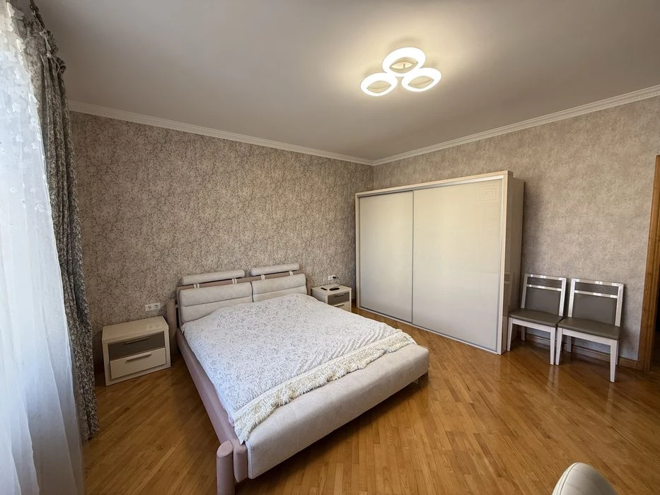 Продажа  2 уровневой квартиры с гаражом р-н Яхт клуба, 8 при