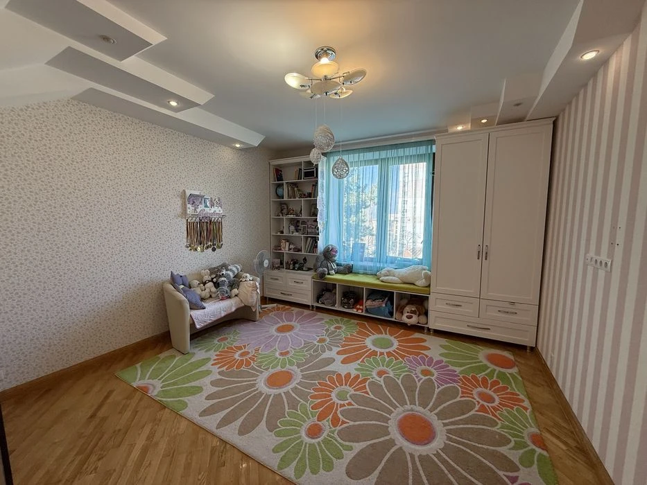 Продажа  2 уровневой квартиры с гаражом р-н Яхт клуба, 8 при