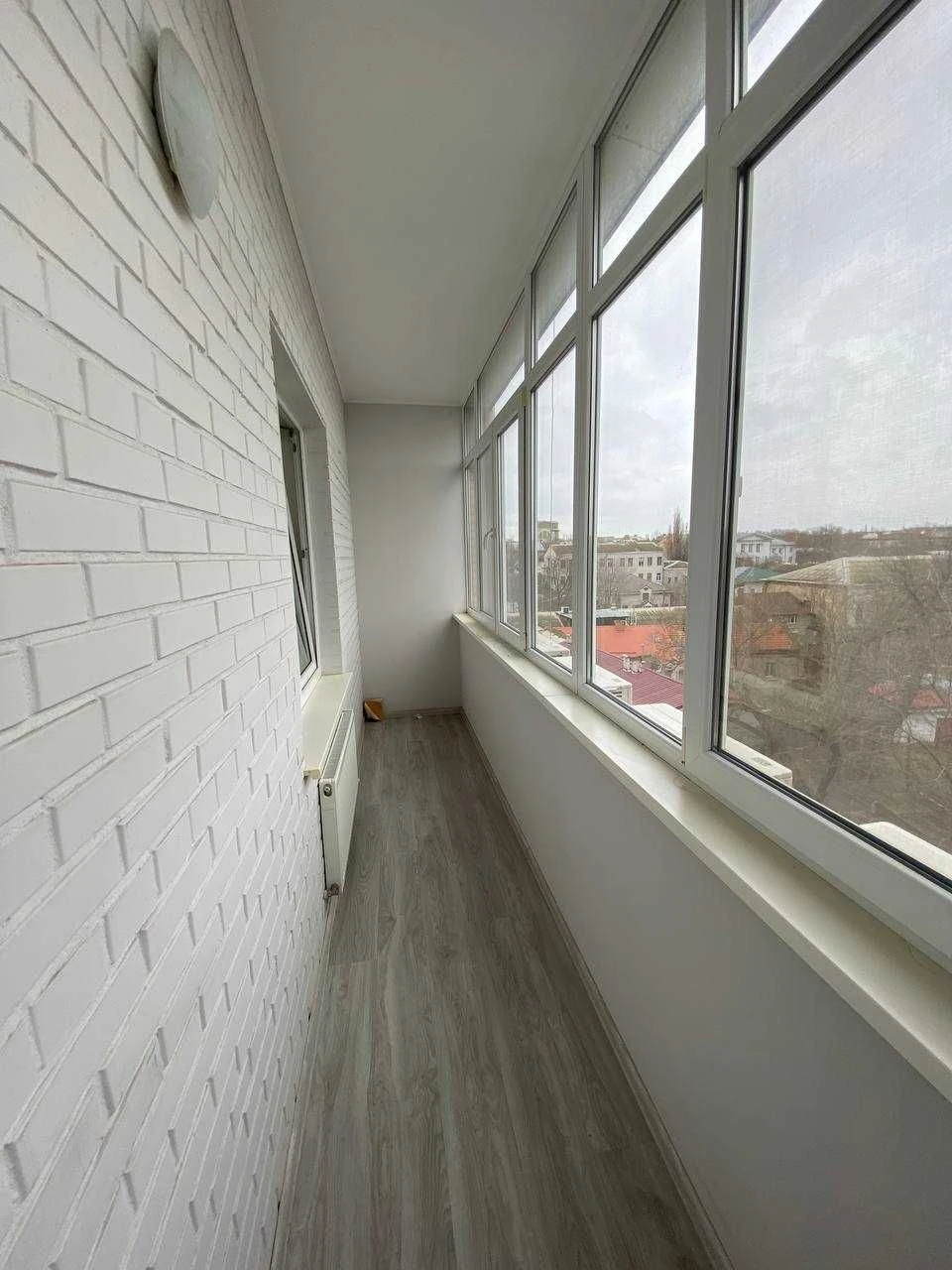 Продаж 3 к.к. в цетрі міста 192 м.кв. Без комісії.