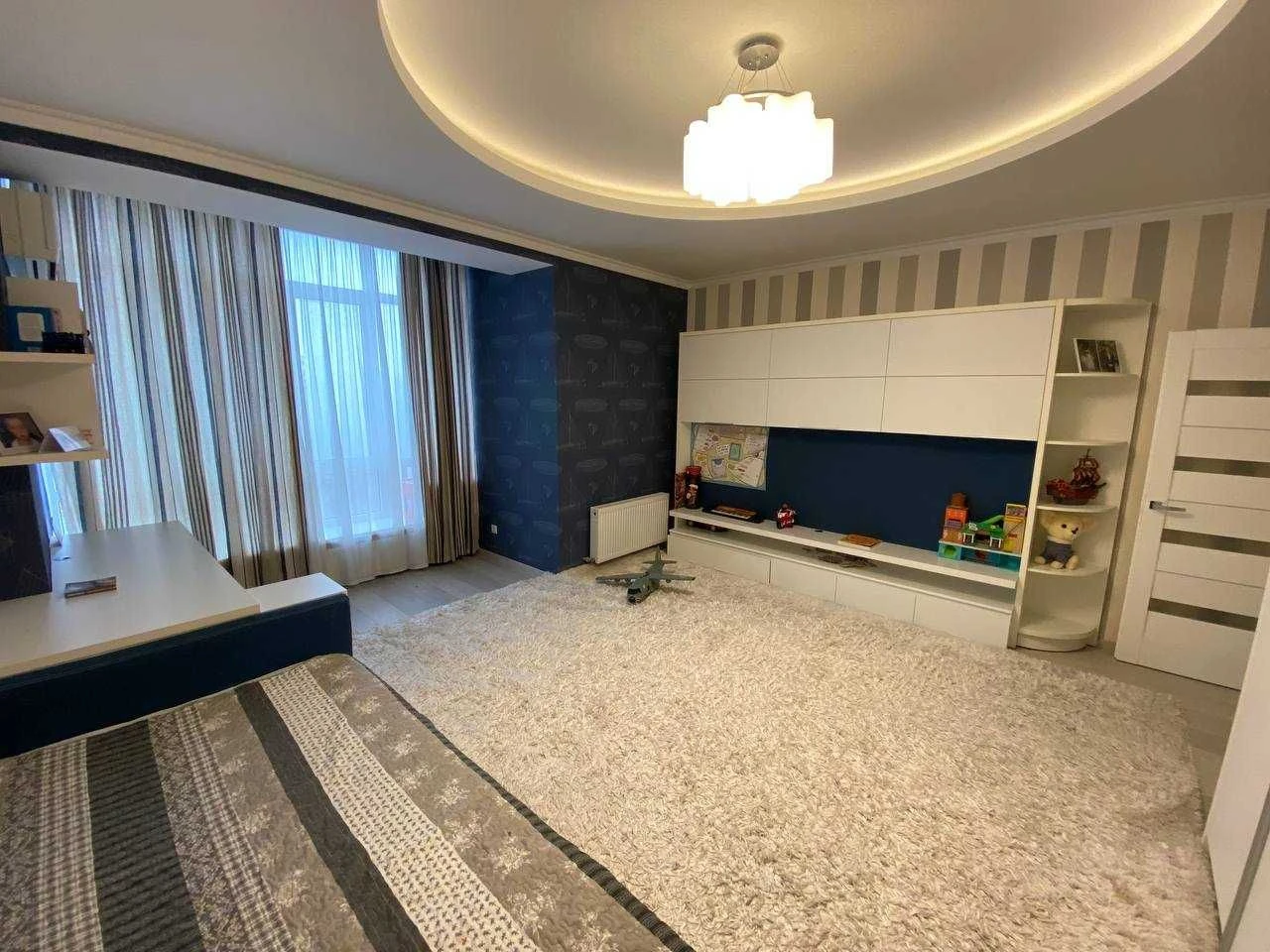 Продаж 3 к.к. в цетрі міста 192 м.кв. Без комісії.