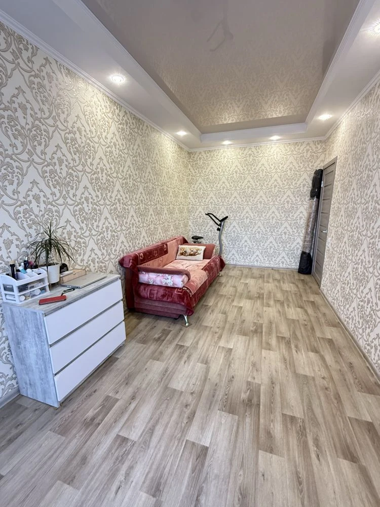 Продам гарну 2-кімнатну квартиру на вул.Декабристів у центрі