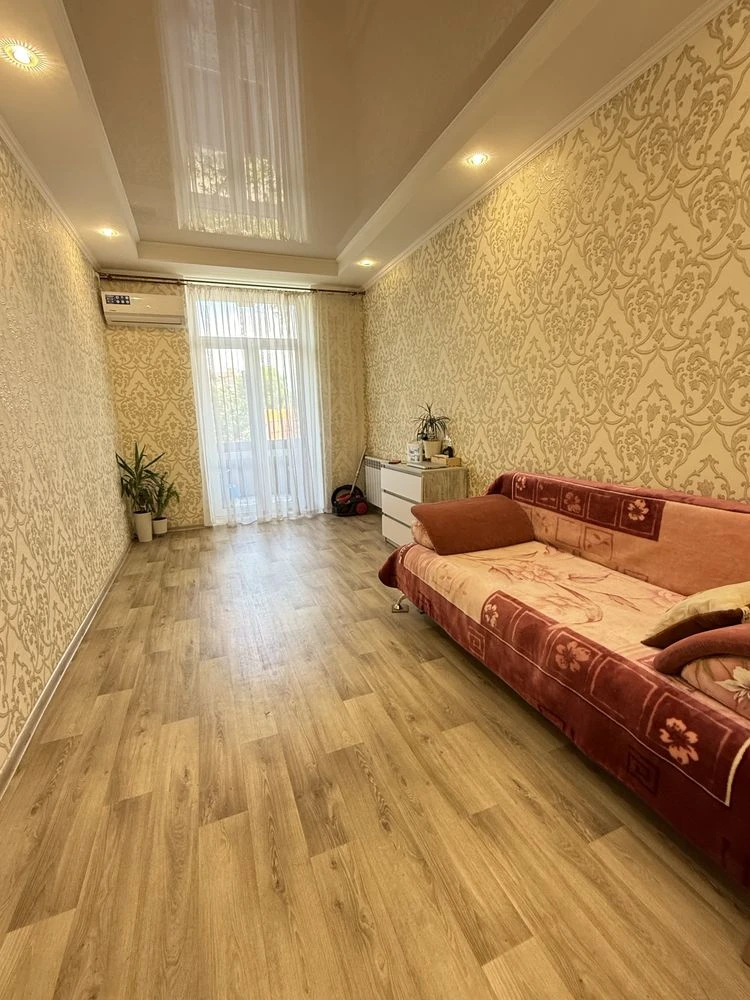 Продам гарну 2-кімнатну квартиру на вул.Декабристів у центрі