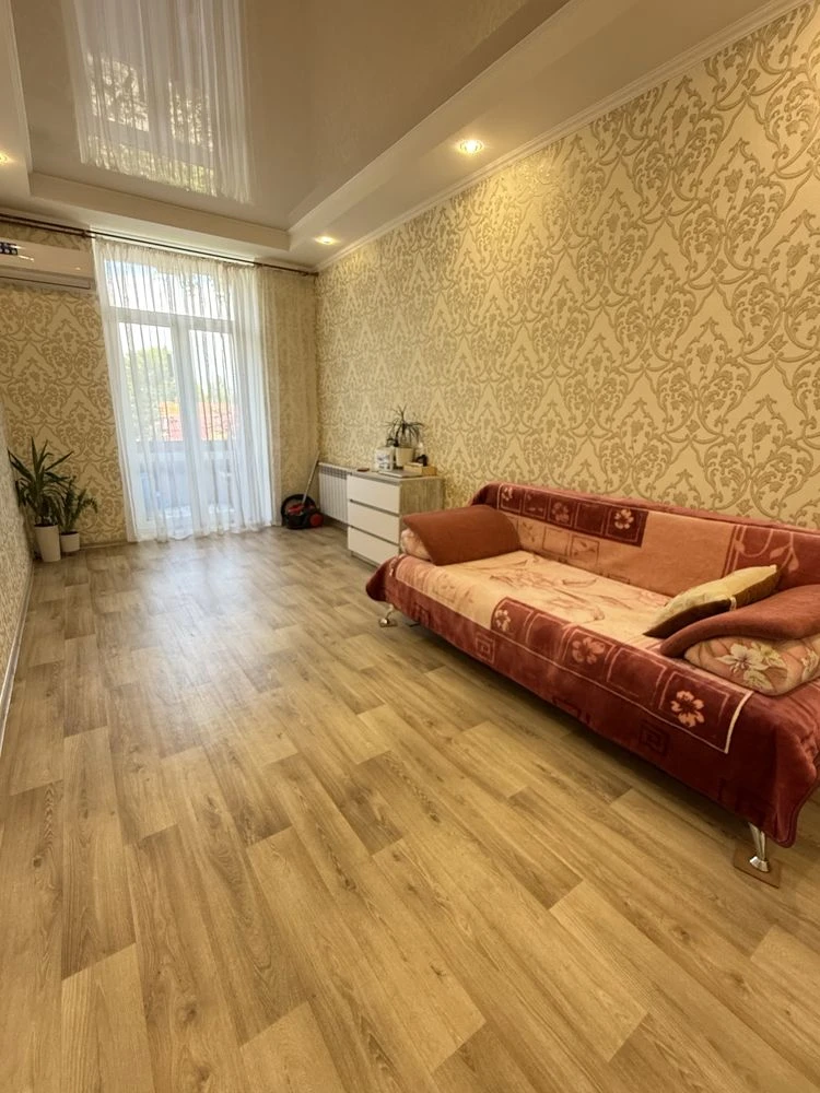 Продам гарну 2-кімнатну квартиру на вул.Декабристів у центрі