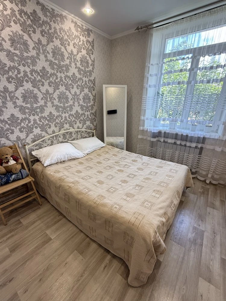 Продам гарну 2-кімнатну квартиру на вул.Декабристів у центрі