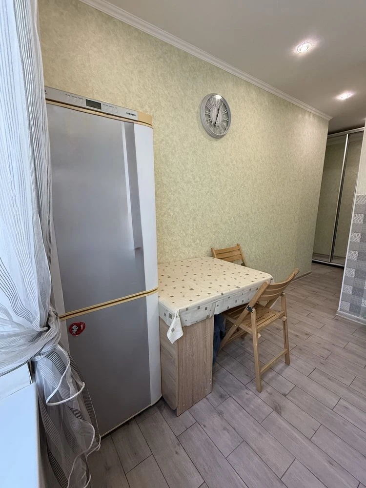 Продам гарну 2-кімнатну квартиру на вул.Декабристів у центрі