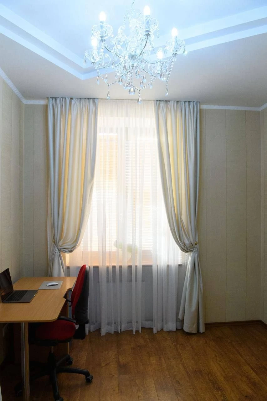 Продаю 4 к/к  в Коттедже центр