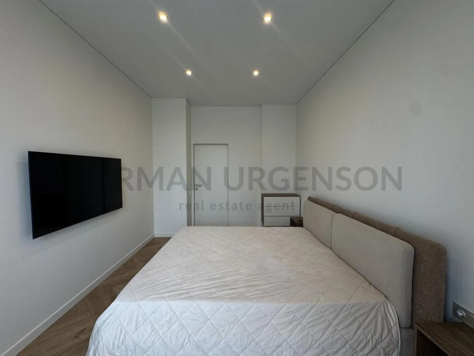Продаж 1к квартири 46 м.кв / вул. В.Ковача, Центр