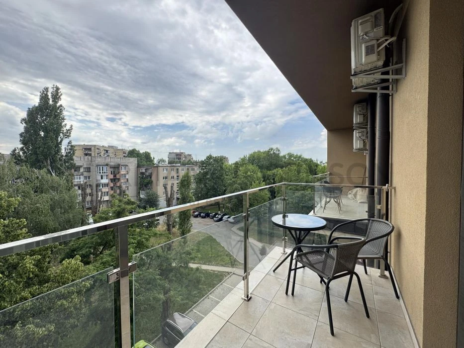 Продаж 1к квартири 46 м.кв / вул. В.Ковача, Центр