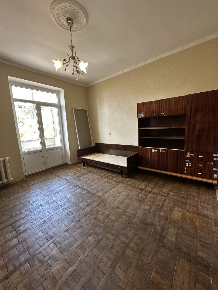 Продам 3х комнатную квартиру "сталинка" ул. Пушкинская, райо