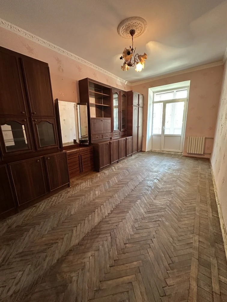 Продам 3х комнатную квартиру "сталинка" ул. Пушкинская, райо