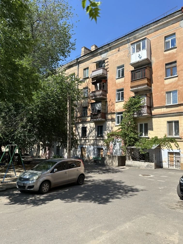 Продам 3х комнатную квартиру "сталинка" ул. Пушкинская, райо