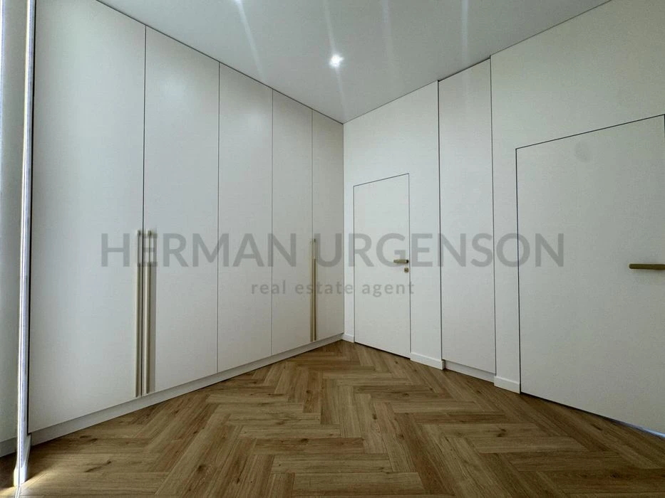 Продаж 1к квартири 46 м.кв / вул. В.Ковача, Центр