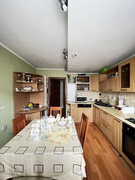 Ціну знижено !В Продажу 3 к к на пр. Миру/ 1а Лінія з ремонт