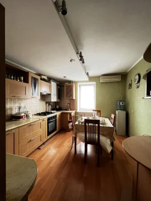 Ціну знижено !В Продажу 3 к к на пр. Миру/ 1а Лінія з ремонт