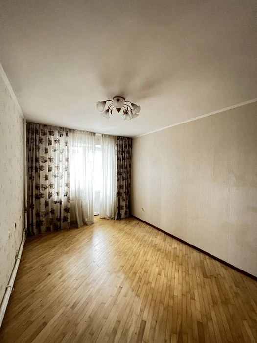 Ціну знижено !В Продажу 3 к к на пр. Миру/ 1а Лінія з ремонт