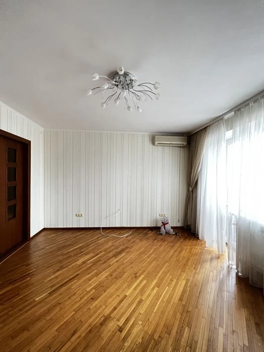 Ціну знижено !В Продажу 3 к к на пр. Миру/ 1а Лінія з ремонт