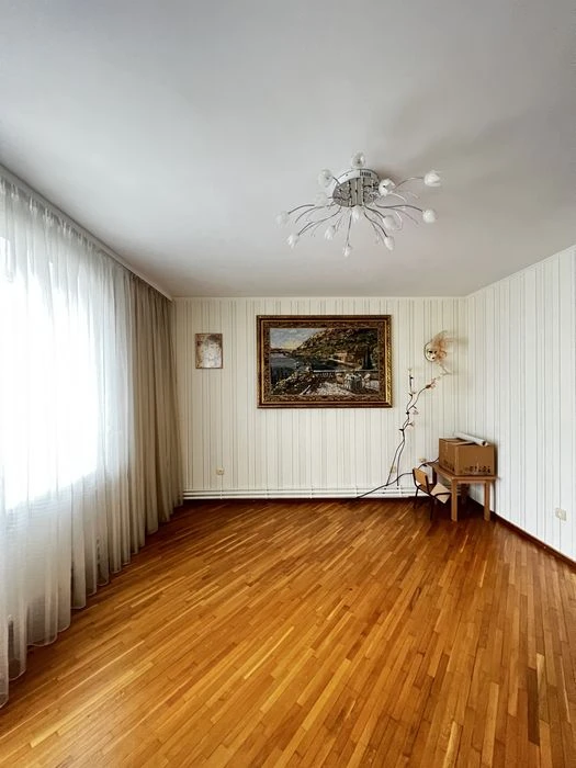 Ціну знижено !В Продажу 3 к к на пр. Миру/ 1а Лінія з ремонт