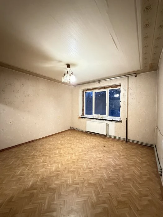 В Продажу 3 к к на вул. Ігоря Бедзая ( бувша Чкалова) , чешк