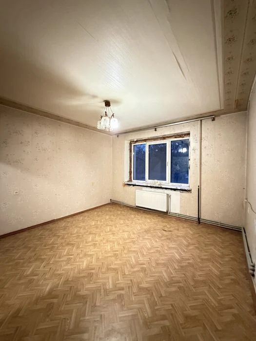В Продажу 3 к к на вул. Ігоря Бедзая ( бувша Чкалова) , чешк