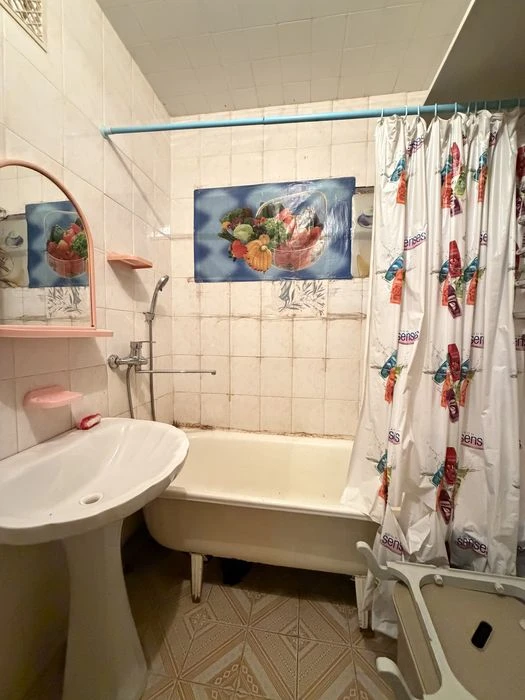 В Продажу 3 к к на вул. Ігоря Бедзая ( бувша Чкалова) , чешк