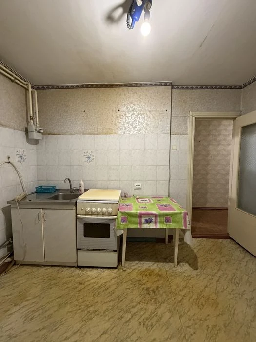 В Продажу 3 к к на вул. Ігоря Бедзая ( бувша Чкалова) , чешк