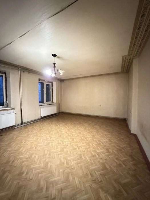 В Продажу 3 к к на вул. Ігоря Бедзая ( бувша Чкалова) , чешк