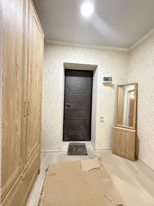 В Продажу 1 к к на вул. Крилова ( Євгенія Логінова) з ремонт