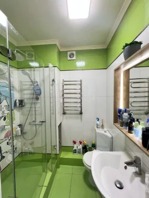 В Продажу 5 к к в Центрі в Новобудові з євроремонтом