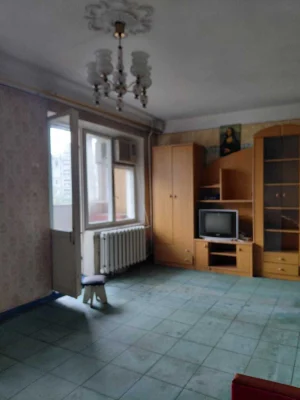 +Продам 2 ком. квартиру Школьная под ремонт 18000 дол.