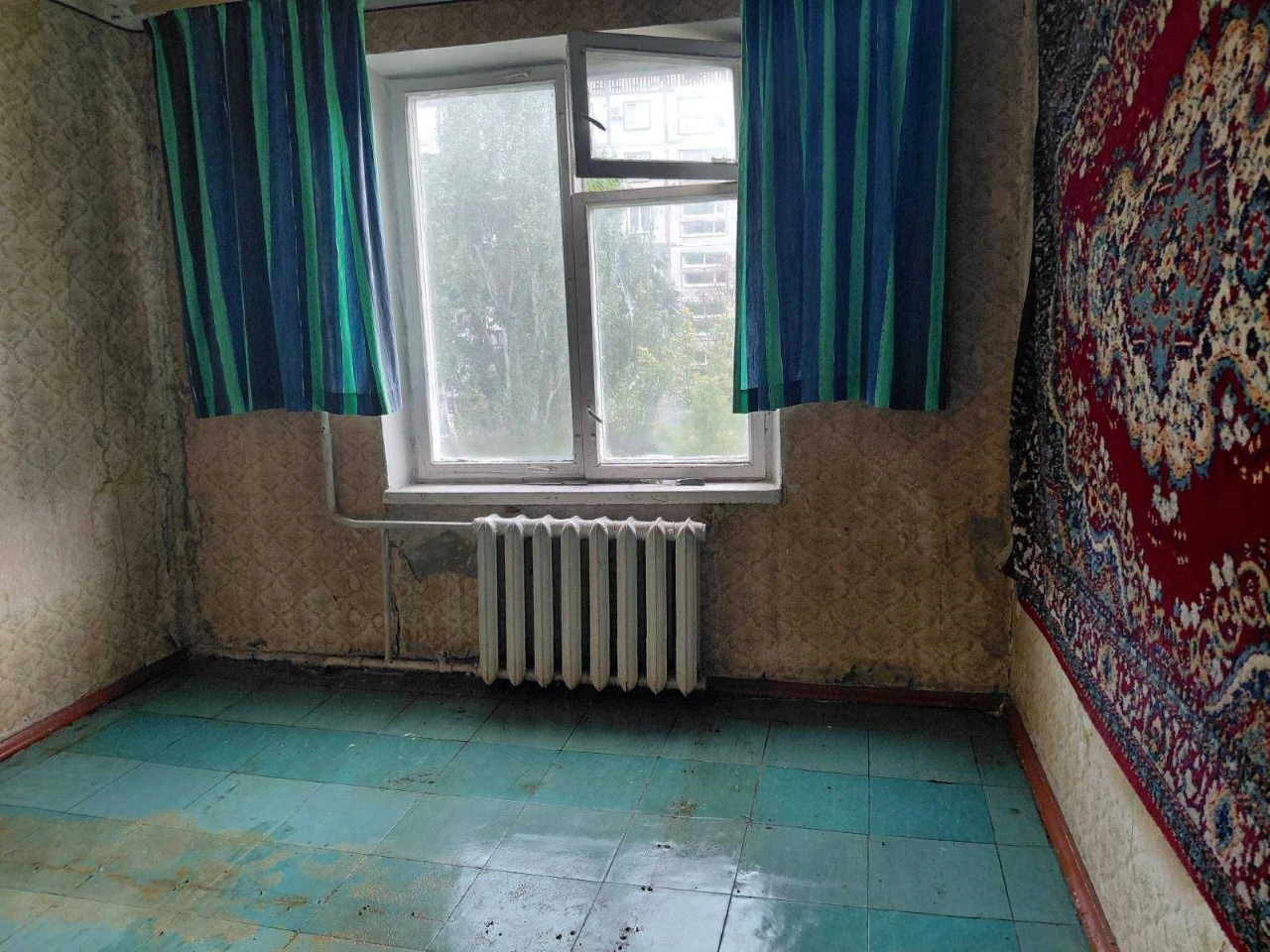 +Продам 2 ком. квартиру Школьная под ремонт 18000 дол.