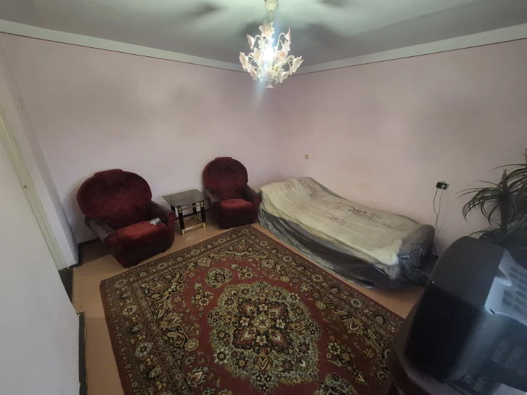 Продаж 1 кімнатної квартири по вул. Хотинській  49 Б