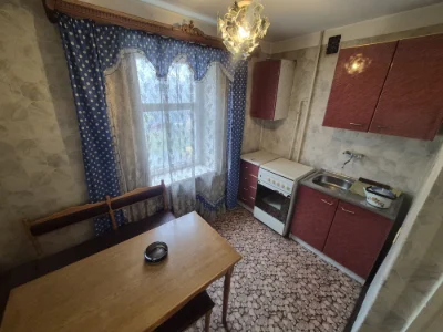 Продаж 1 кімнатної квартири по вул. Хотинській  49 Б