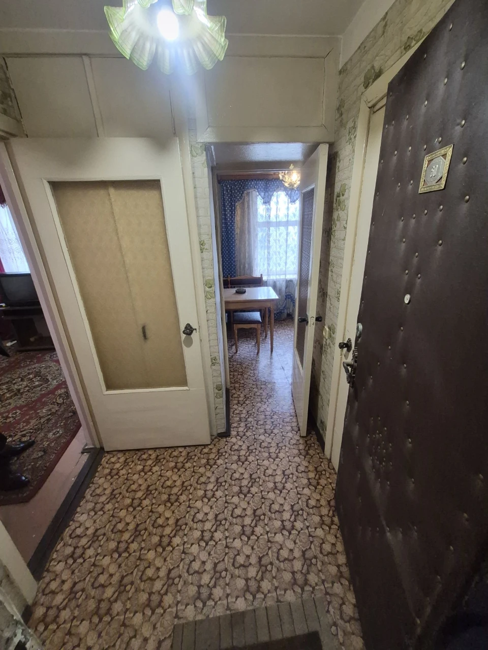 Продаж 1 кімнатної квартири по вул. Хотинській  49 Б
